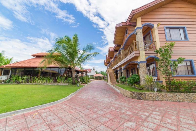 Photo of RedDoorz Plus @ Starhomes Olivianville, 3-star hotel in Tarlac