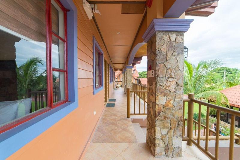 Photo of RedDoorz Plus @ Starhomes Olivianville, 3-star hotel in Tarlac
