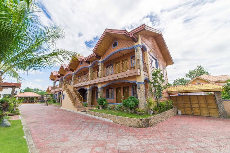 Photo of RedDoorz Plus @ Starhomes Olivianville, 3-star hotel in Tarlac