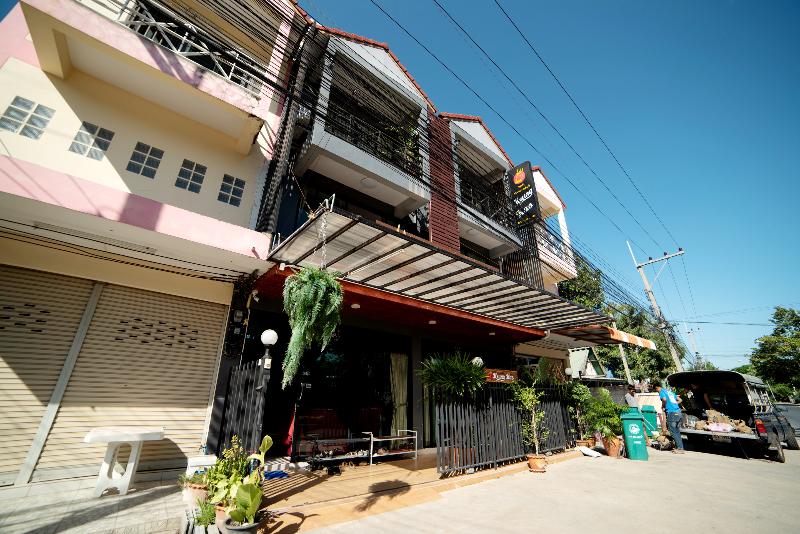 OYO 465 Krung Kao Traveller Lodge, Singapore