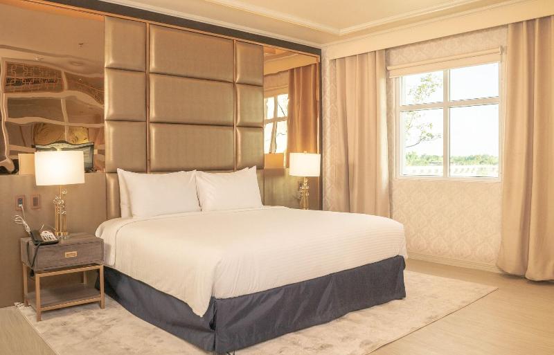 Photo of The Monarch Hotel, 4-star hotel in Calasiao