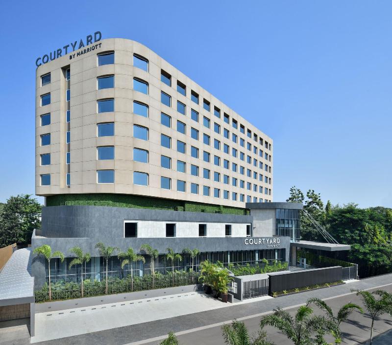 Courtyard by Marriott Nashik, 5-star hotel in Nashik