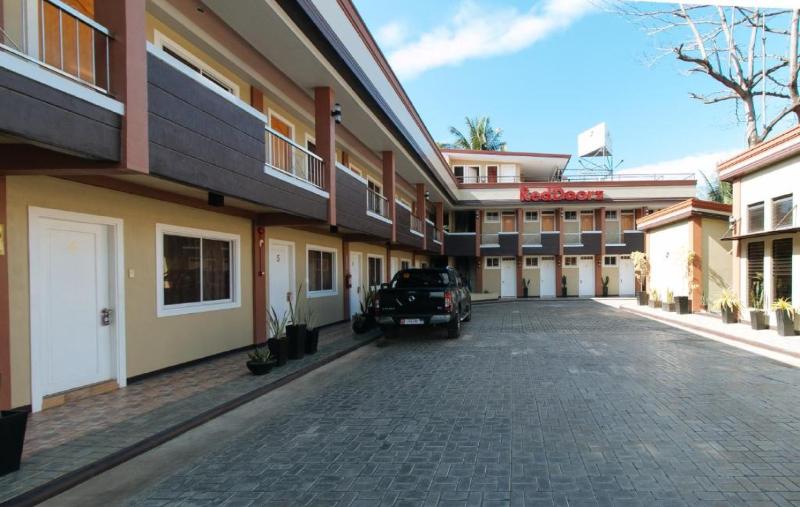 Photo of RedDoorz near Lapasan Plaza Cagayan De Oro, 3-star hotel in Cagayan de Oro