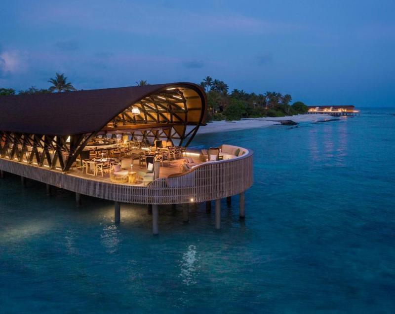 The Westin Maldives Miriandhoo Resort, Singapore