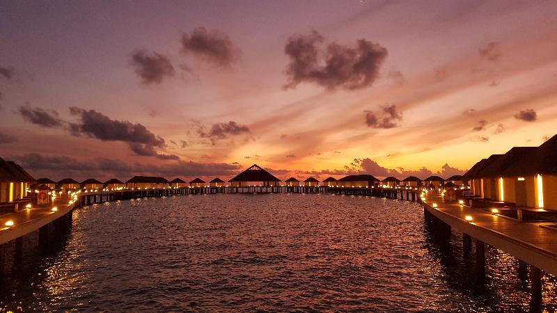 Cinnamon Velifushi Maldives, Singapore
