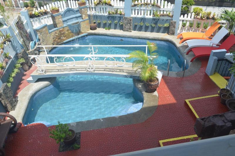 Grand Peninsula Suites, 3-star hotel in Balanga