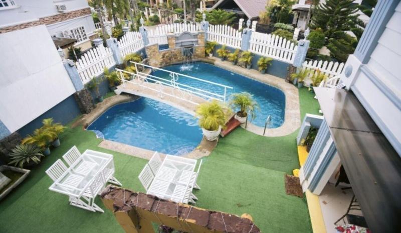 Photo of Grand Peninsula Suites, 3-star hotel in Balanga