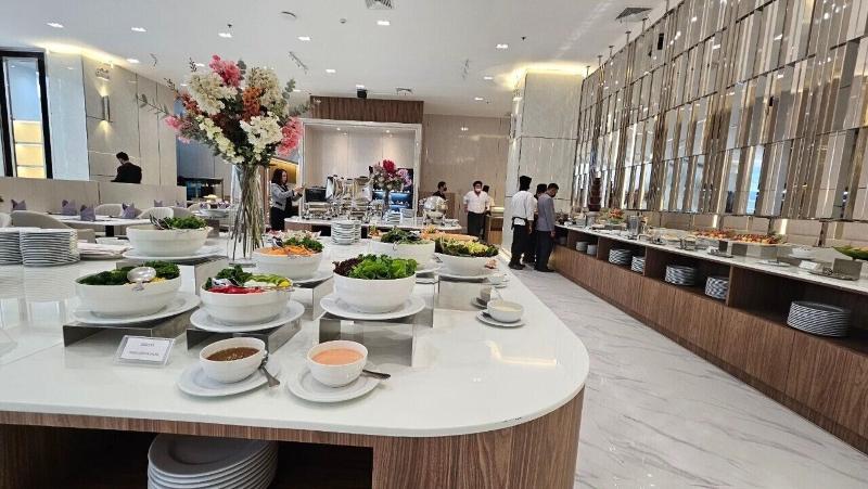 The Four Wings Hotel Bangkok, Singapore