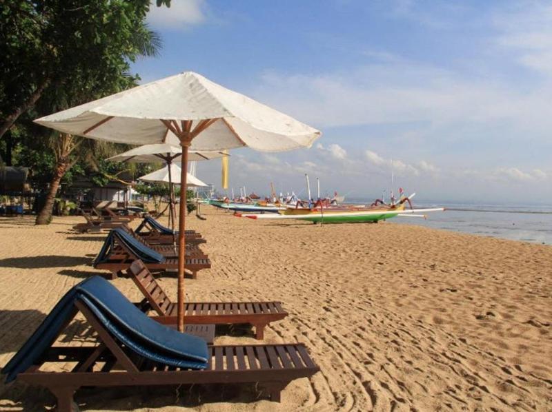 Besakih Beach Hotel, Singapore