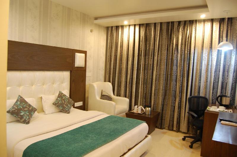 Photo of Hotel Diamond Plaza, 3-star hotel in Chandigarh (and vicinity)