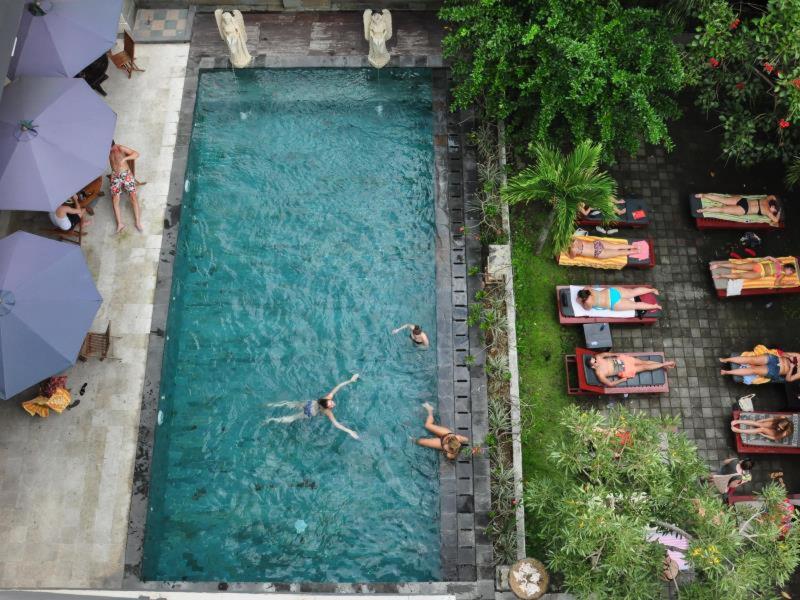 Puri Saron Hotel Denpasar, Singapore