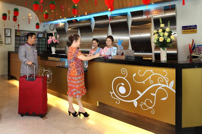 Photo of Hadyai Golden Crown Hotel, 3-star hotel in Downtown Hat Yai