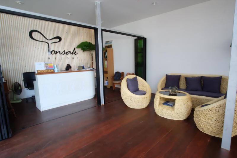 Photo of Tonsak Resort, 3-star hotel in Koh Samet