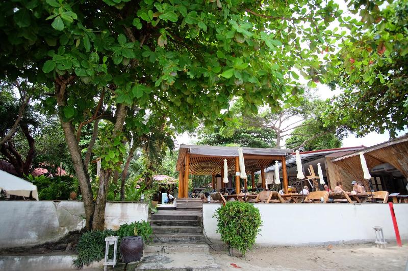 Photo of Tonsak Resort, 3-star hotel in Koh Samet