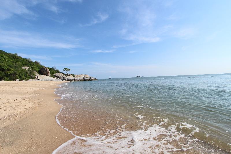 T Villas Huahin, Singapore