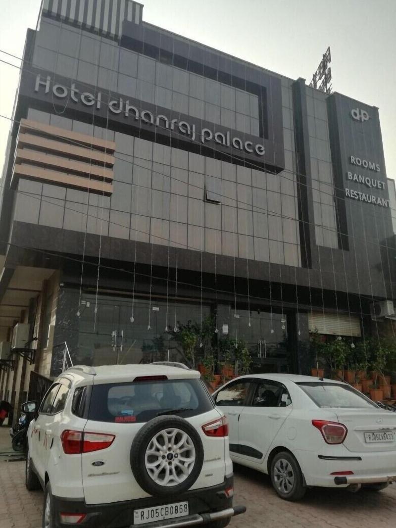 Photo of Hotel Dhanraj Palace, 3-star hotel in Bharatpur
