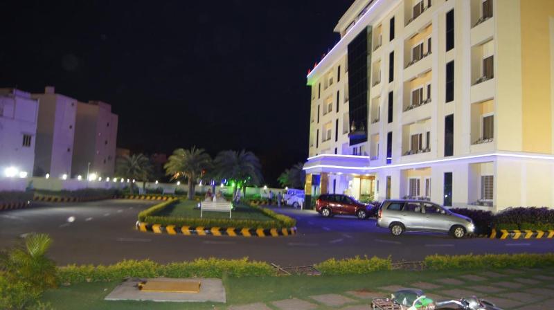 Photo of Hotel MGM Grand, 3-star hotel in Srikalahasti