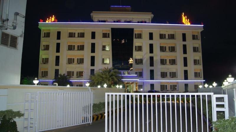 Photo of Hotel MGM Grand, 3-star hotel in Srikalahasti