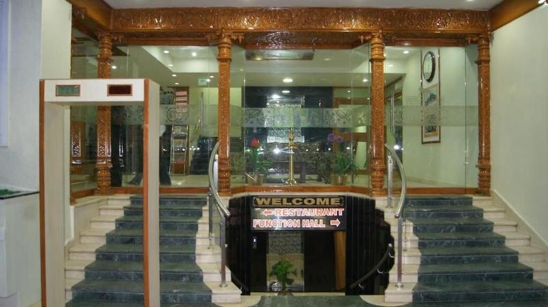 Photo of Hotel MGM Grand, 3-star hotel in Srikalahasti