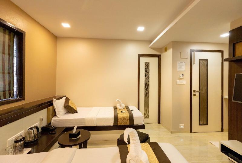 Photo of Colaba Suites, 3-star hotel in Mumbai (and vicinity)