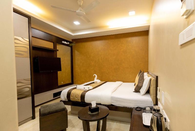 Photo of Colaba Suites, 3-star hotel in Mumbai (and vicinity)