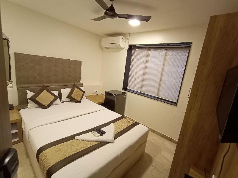 Photo of Colaba Suites, 3-star hotel in Mumbai (and vicinity)