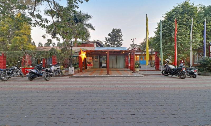 Photo of Treebo Premium Blue Mountain Country Club And Resort, 3-star hotel in Siliguri