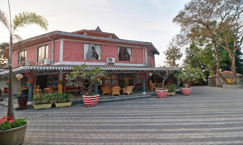 Photo of Treebo Premium Blue Mountain Country Club And Resort, 3-star hotel in Siliguri