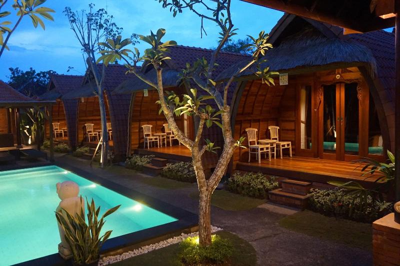 Poedja Villa Jimbaran, Singapore