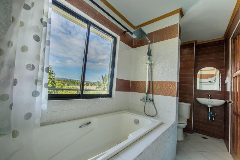 Photo of Rawis Resort Hotel, 1-star hotel in Borongan City