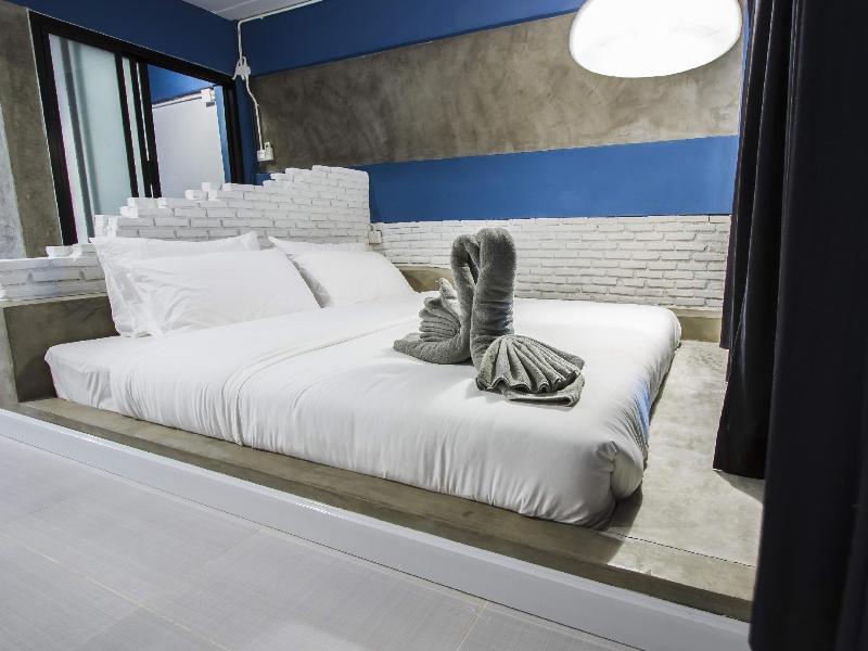 Photo of De Sea Almond Hotel Chumphon, 3-star hotel in Chumphon