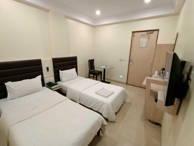 Photo of Hotel Alfa, 3-star hotel in Surat