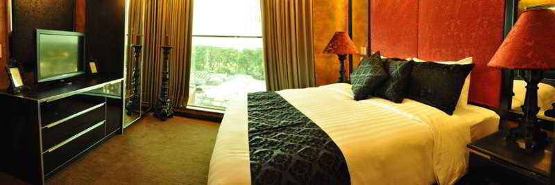Photo of Fields Plaza Condo, 4-star hotel in Angeles City