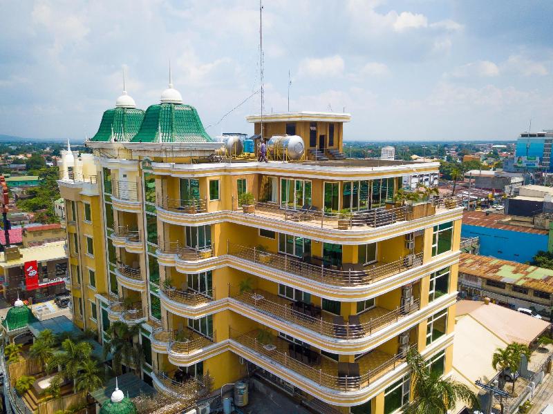 Photo of Fields Plaza Condo, 4-star hotel in Angeles City (and vicinity)