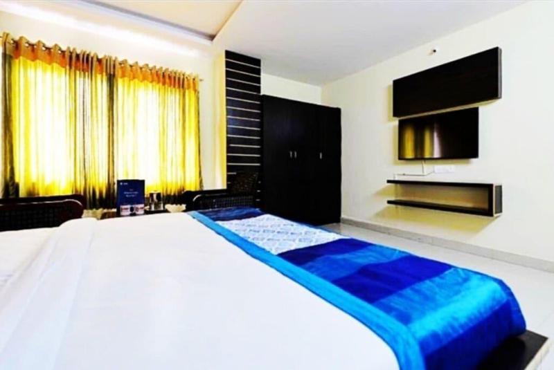 Maruthi Residency Inn exterior, 3-Star hotel in Hyderabad (and vicinity)