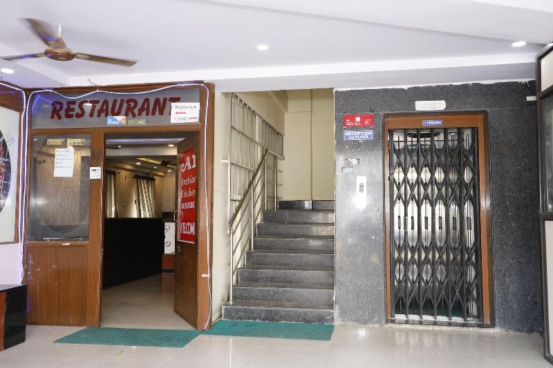 Photo of Maruthi Residency Inn, 3-star hotel in Hyderabad (and vicinity)