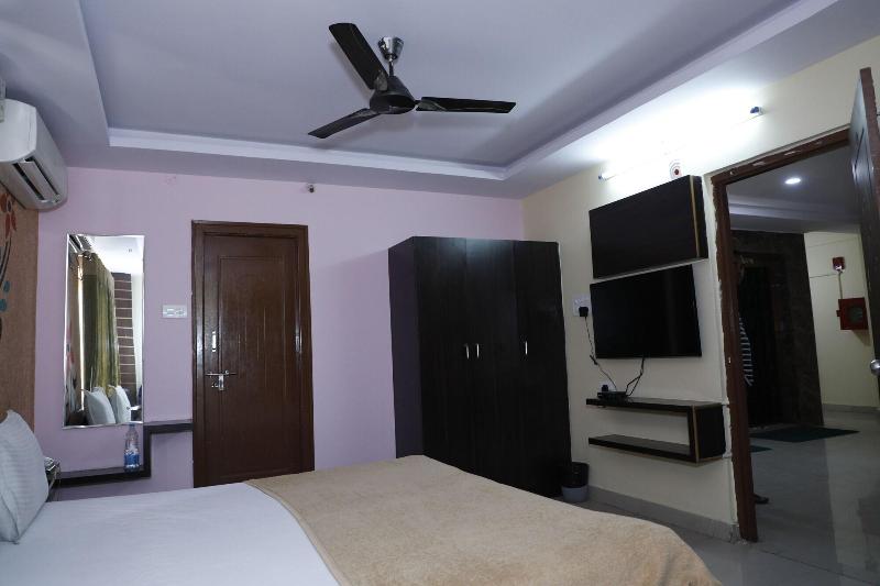 Photo of Maruthi Residency Inn, 3-star hotel in Hyderabad (and vicinity)