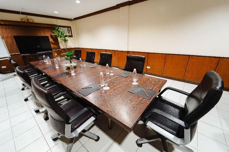 Photo of Sol Y Viento Hotel, 3-star hotel in Calamba