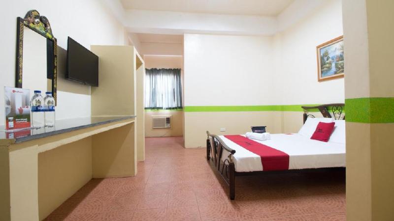 Photo of RedDoorz @ Praferosa Resort Hotel Calamba, 3-star hotel in Calamba