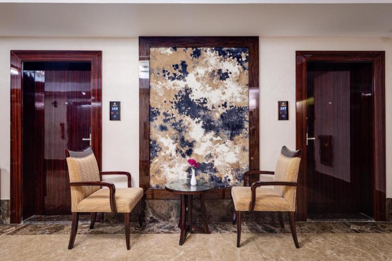 Photo of Al Ertiqaa Hotel, 4-star hotel in Hera Street