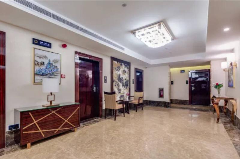 Photo of Al Ertiqaa Hotel, 4-star hotel in Hera Street
