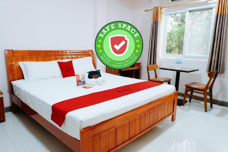 RedDoorz Plus near Camella La Brisa Lapulapu, 3-star hotel in Lapu-Lapu