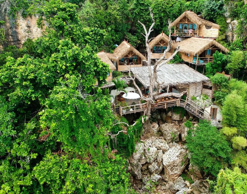 The Korowai, Singapore