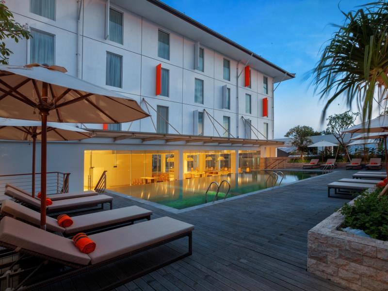 HARRIS Hotel & Conventions Denpasar Bali, Singapore