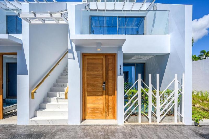 Photo of Anona Beachfront Phuket Resort, 5-star hotel in Bangla Road