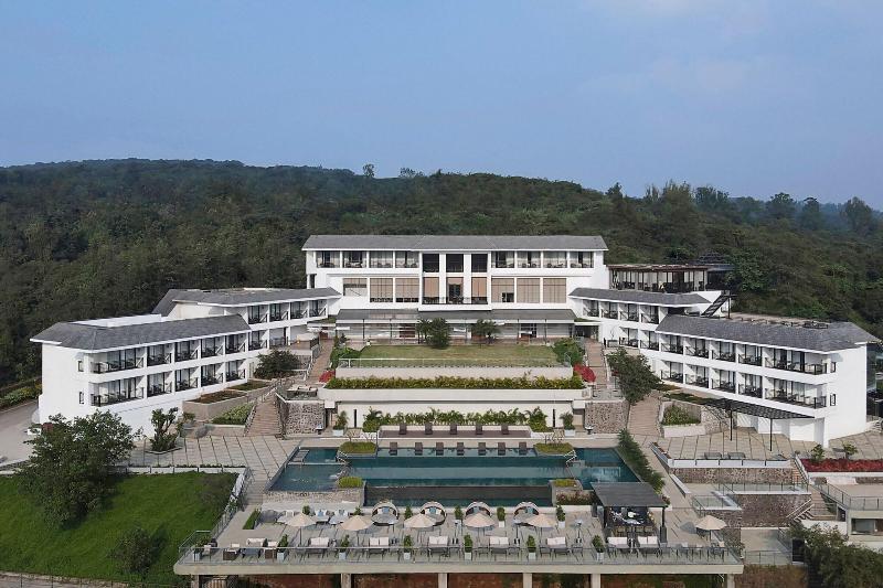 Photo of Courtyard by Marriott Mahabaleshwar, 4-star hotel in Mahabaleshwar (and vicinity)