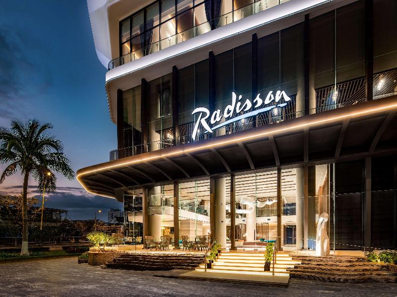 Radisson Hotel Danang, Singapore