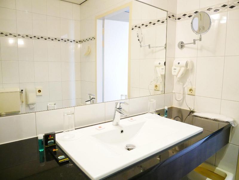 Photo of Hotel Het Oosten, 4-star hotel in The Hague (and vicinity)