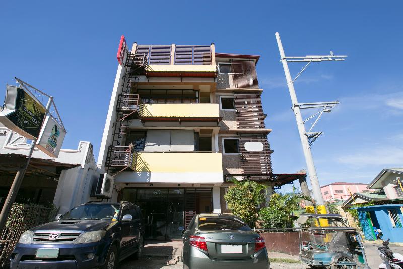 Rjat Guesthouse exterior, 2-Star hotel in Calamba