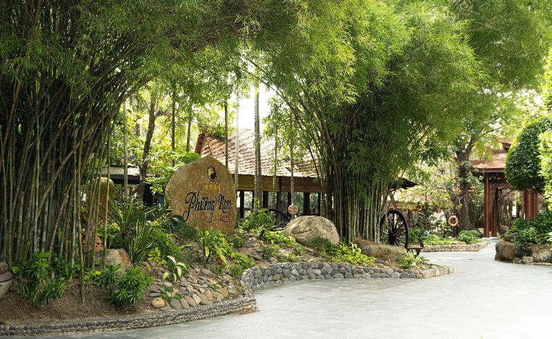Phuong Nam Resort, Singapore